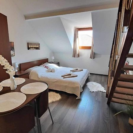 Viktoria Apartman Gyula Exteriör bild